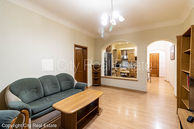 Дом во дворе, благоустроенная озеленённая территория, вход со двора, количество Рига - изображение 8