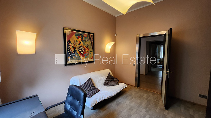 Фасадный дом, реновированный дом, вход с улицы, апартаменты люкс, лифт, лестничная Рига - изображение 17