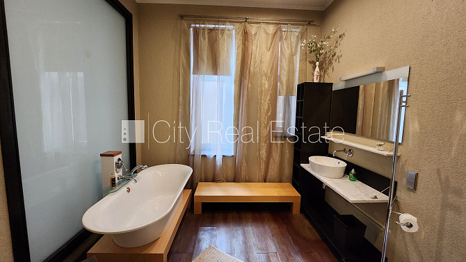 Фасадный дом, реновированный дом, вход с улицы, апартаменты люкс, лифт, лестничная Рига - изображение 9