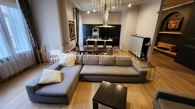 Фасадный дом, реновированный дом, вход с улицы, апартаменты люкс, лифт, лестничная Рига - изображение 3