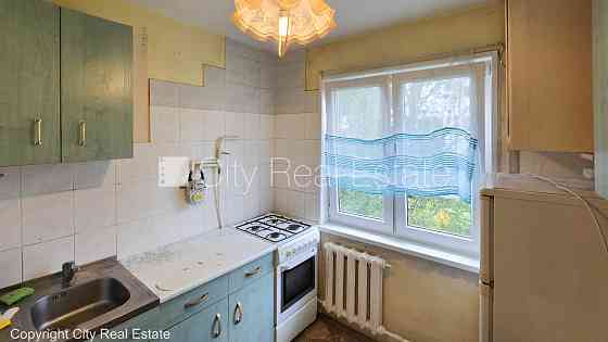 Лестничная клетка после косметического ремонта, лоджия, изолированные комнаты 2 Rīga