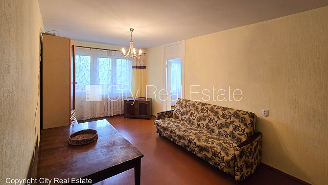 Kāpņu telpa pēc kosmētiskā remonta, lodžija, istabas izolētas 2 gab., centrālā apkure, Rīga - foto 2