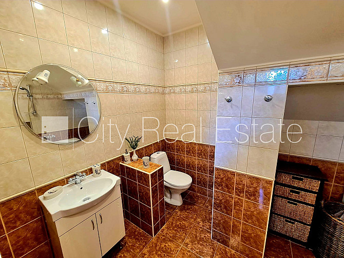 Фасадный дом, благоустроенный озеленённый двор, закрытый двор, территория Рига - изображение 8