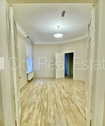 Pagalma ēka, ieeja no pagalma, ir lifts, sauna, guļamistabu skaits 3 gab., viesistaba, sporta Rīga - foto 4