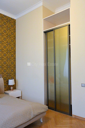 Fasādes māja, slēgta teritorija, ieeja no ielas, ir lifts, balkons, guļamistabu skaits 2 gab., Rīga - foto 9