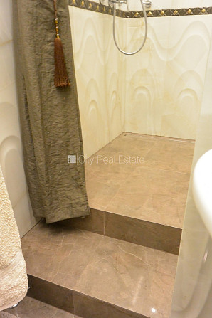 Fasādes māja, slēgta teritorija, ieeja no ielas, ir lifts, balkons, guļamistabu skaits 2 gab., Rīga - foto 19