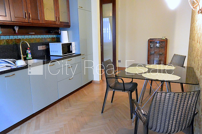 Fasādes māja, slēgta teritorija, ieeja no ielas, ir lifts, balkons, guļamistabu skaits 2 gab., Rīga - foto 14