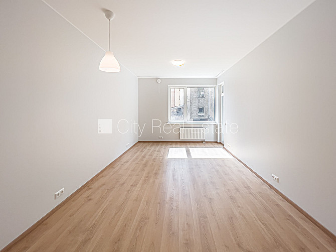 Jaunceltne, labiekārtots apzaļumots pagalms, garāža vienai automašīnai, ir lifts, balkons, Rīga - foto 3