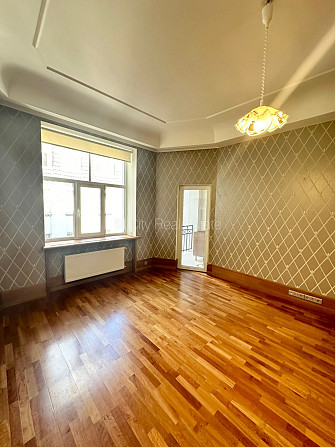 Фасадный дом, реновированный дом, благоустроенная озеленённая территория, Рига - изображение 3