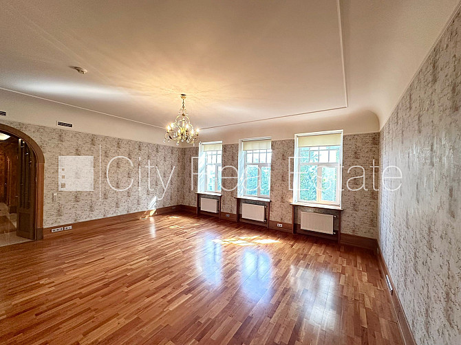 Фасадный дом, реновированный дом, благоустроенная озеленённая территория, Рига - изображение 2