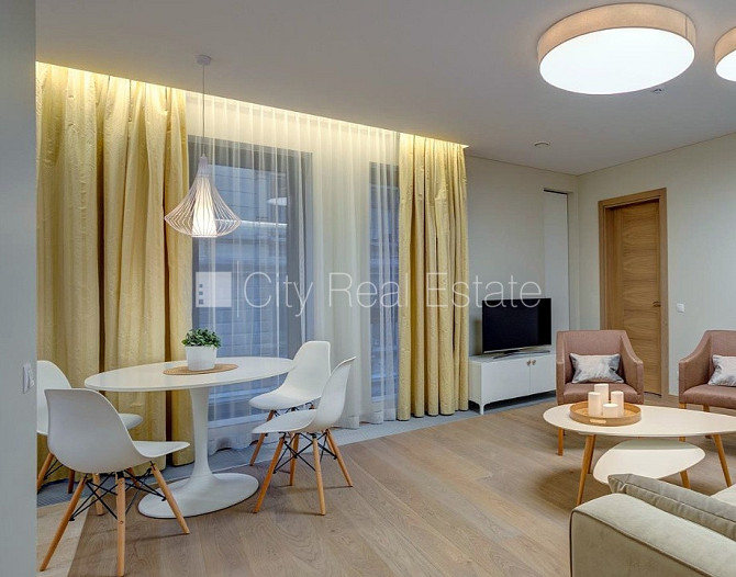 Jaunceltne, labiekārtota apzaļumota teritorija, bruģēts piebraucamais ceļš, garāža vienai Rīga - foto 4