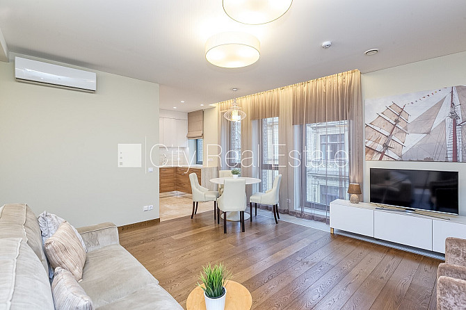 Jaunceltne, labiekārtota apzaļumota teritorija, bruģēts piebraucamais ceļš, garāža vienai Rīga - foto 1