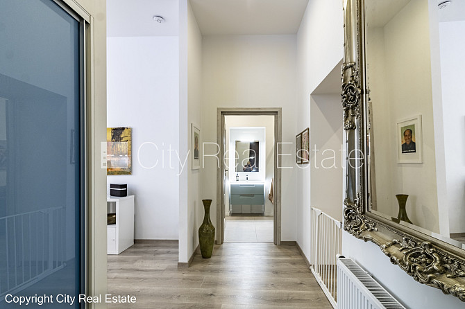 Здание во дворе, реновированный дом, закрытый двор, вход со двора, бельэтаж, Рига - изображение 16