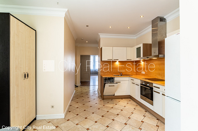 Fasādes māja, renovēta māja, slēgts pagalms, vieta automašīnai, ieeja no ielas un pagalma, Rīga - foto 16