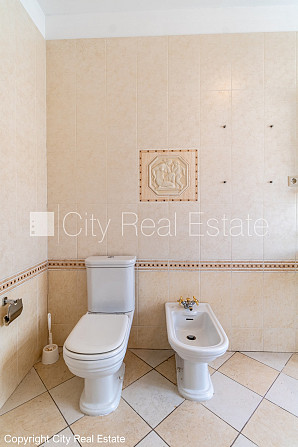 Fasādes māja, renovēta māja, slēgts pagalms, vieta automašīnai, ieeja no ielas un pagalma, Rīga - foto 18