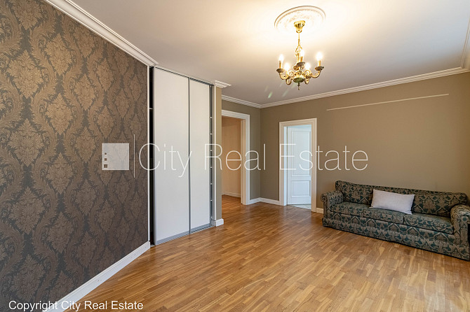 Fasādes māja, renovēta māja, slēgts pagalms, vieta automašīnai, ieeja no ielas un pagalma, Rīga - foto 4