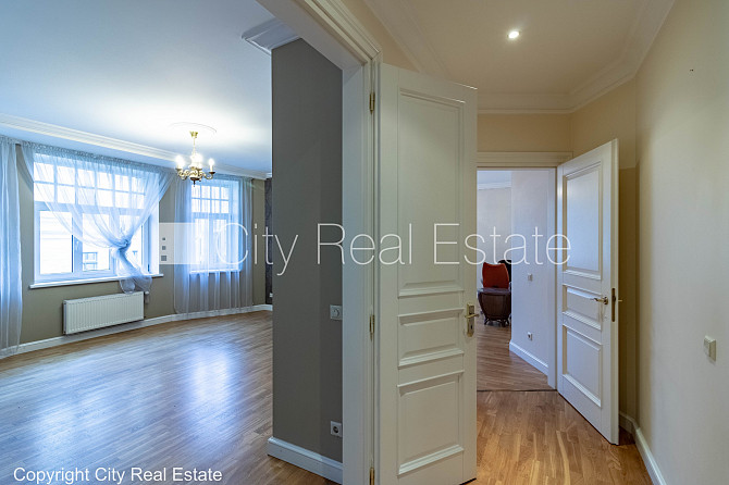 Fasādes māja, renovēta māja, slēgts pagalms, vieta automašīnai, ieeja no ielas un pagalma, Rīga - foto 6