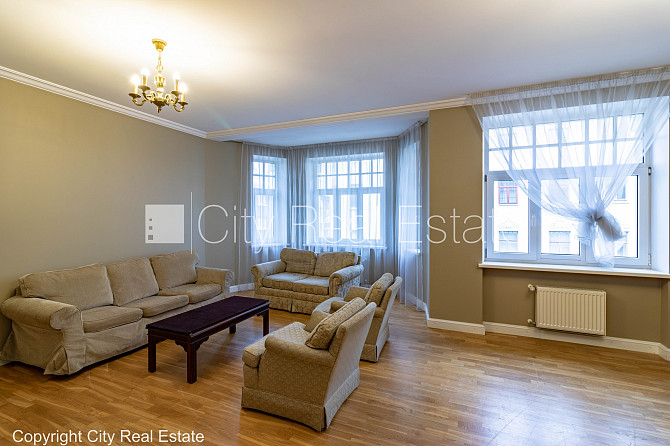 Fasādes māja, renovēta māja, slēgts pagalms, vieta automašīnai, ieeja no ielas un pagalma, Rīga - foto 11