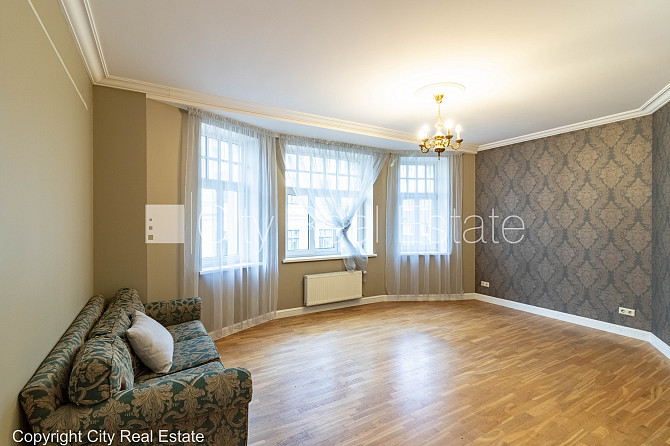 Fasādes māja, renovēta māja, slēgts pagalms, vieta automašīnai, ieeja no ielas un pagalma, Rīga - foto 1