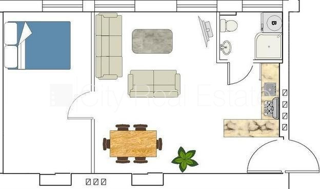 Fasādes māja, renovēta māja, slēgts pagalms, ieeja no ielas un pagalma, kāpņu telpa pēc Rīga - foto 11