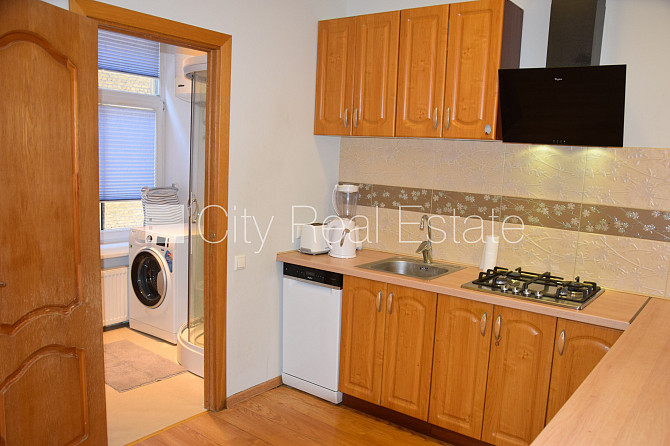 Fasādes māja, renovēta māja, slēgts pagalms, ieeja no ielas un pagalma, kāpņu telpa pēc Rīga - foto 6