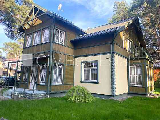 Благоустроенная озеленённая территория, закрытая территория, гараж на одну Юрмала