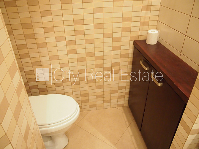 Labiekārtots apzaļumots pagalms, vieta automašīnai, iestiklota lodžija, guļamistabu skaits 2 Rīga - foto 14