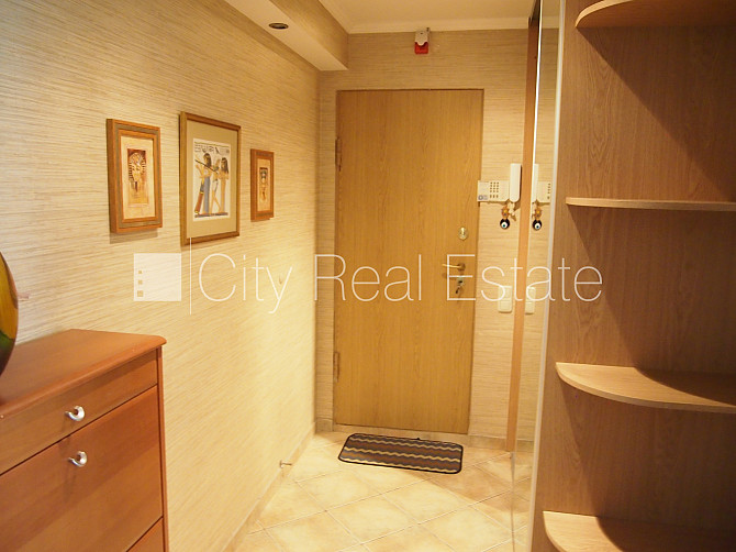 Labiekārtots apzaļumots pagalms, vieta automašīnai, iestiklota lodžija, guļamistabu skaits 2 Rīga - foto 16