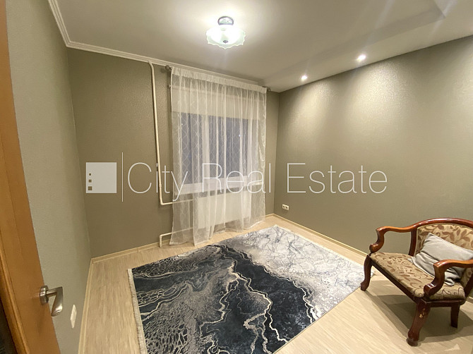 Labiekārtots apzaļumots pagalms, vieta automašīnai, iestiklota lodžija, guļamistabu skaits 2 Rīga - foto 5