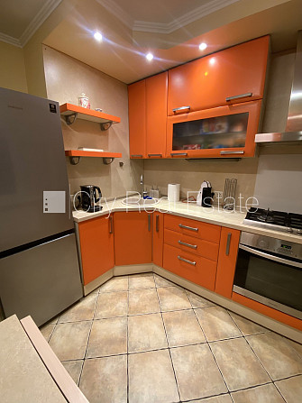 Labiekārtots apzaļumots pagalms, vieta automašīnai, iestiklota lodžija, guļamistabu skaits 2 Rīga - foto 8