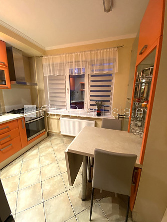 Labiekārtots apzaļumots pagalms, vieta automašīnai, iestiklota lodžija, guļamistabu skaits 2 Rīga - foto 10