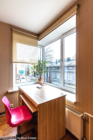 Fasādes māja, ķieģeļu mūra sienas, ieeja no ielas, ir lifts, kāpņu telpa pēc kosmētiskā Rīga - foto 15