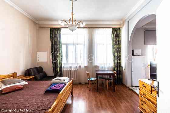 Дом во дворе, охраняемый двор, вход со двора, лифт, одна изолированная комната, Rīga