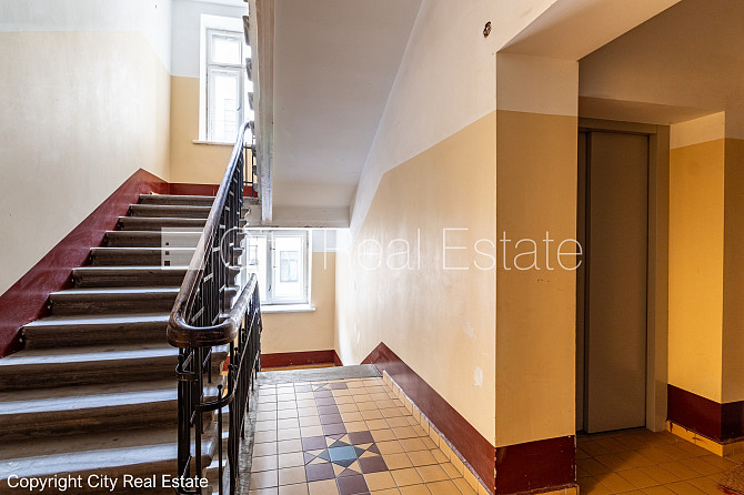 Здание во дворе, реновированный дом, закрытый двор, вход со двора, лифт, Рига - изображение 18