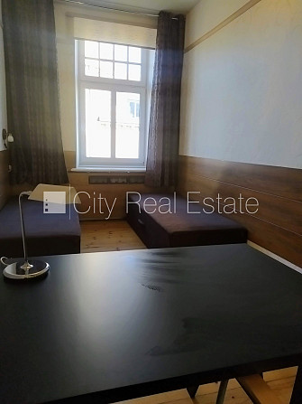 Fasādes māja, renovēta māja, slēgts pagalms, ieeja no ielas, ir lifts, kāpņu telpa pēc Rīga - foto 9