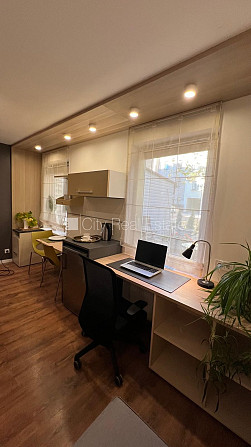 Fasādes māja, renovēta māja, labiekārtots apzaļumots pagalms, ieeja no ielas, studio tipa, Rīga - foto 3