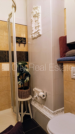 Реновированный дом, закрытый двор, лифт, изолированные комнаты 1 шт., студио, кухня Рига - изображение 12