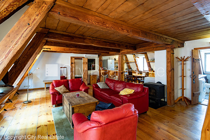 Фасадный дом, реновированный дом, подъездная дорога покрыта брущаткoй, вход с Рига - изображение 3