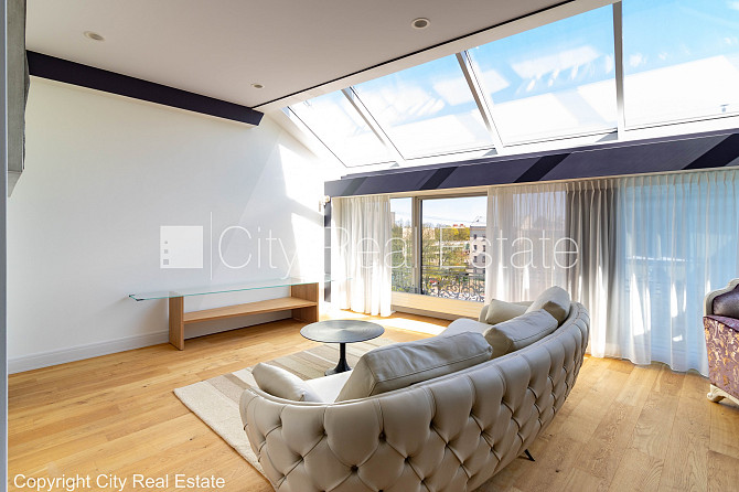 Новостройка, фасадный дом, закрытый двор, до ближайшей парковки 70 м, вход со двора, Рига - изображение 2