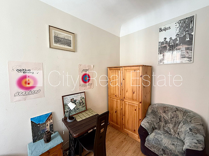 Fasādes māja, renovēta māja, ieeja no ielas, kāpņu telpa pēc kosmētiskā remonta, logi Rīga - foto 7