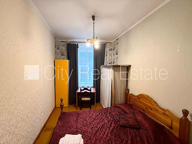 Fasādes māja, renovēta māja, ieeja no ielas, kāpņu telpa pēc kosmētiskā remonta, logi Rīga - foto 8