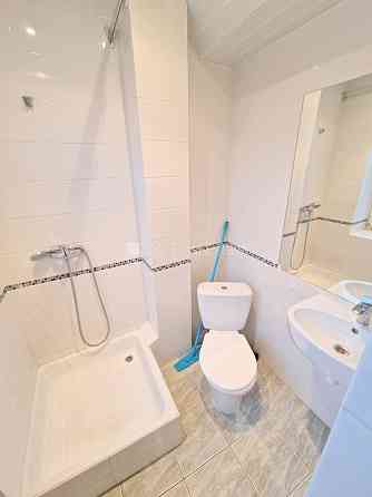 Фасадный дом, реновированный дом, благоустроенная озеленённая территория, Rīga