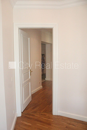 Fasādes māja, renovēta māja, slēgts pagalms, ieeja no ielas un pagalma, ir lifts, kāpņu Rīga - foto 19