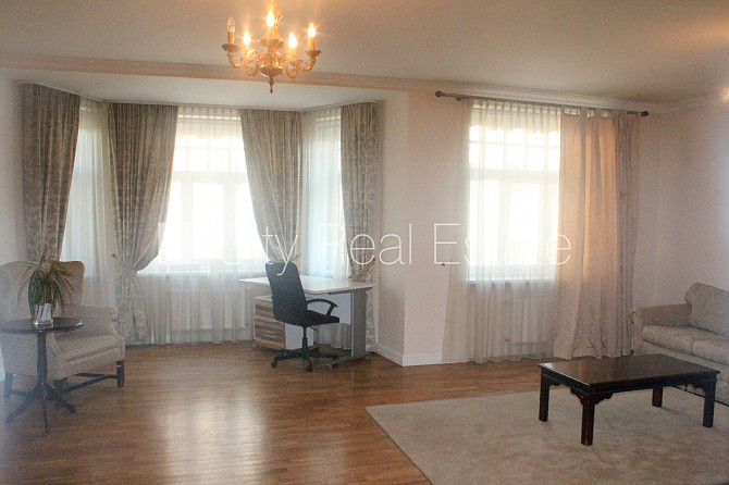 Fasādes māja, renovēta māja, slēgts pagalms, ieeja no ielas un pagalma, ir lifts, kāpņu Rīga - foto 1