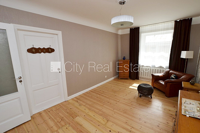 Фасадный дом, вход с улицы, лифт, лестничная клетка после косметического ремонта, Рига - изображение 4