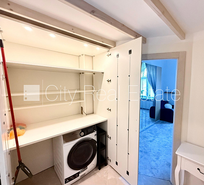 Pagalma māja, renovēta māja, labiekārtota apzaļumota teritorija, slēgts pagalms, teritorijas Rīga - foto 13