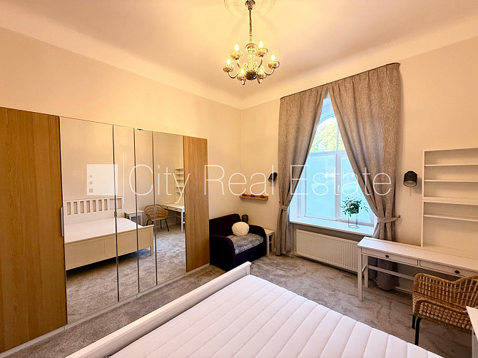 Pagalma māja, renovēta māja, labiekārtota apzaļumota teritorija, slēgts pagalms, teritorijas Rīga - foto 10