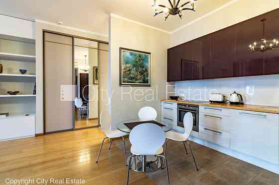 Новостройка, фасадный дом, благоустроенная озеленённая территория, закрытый Rīga