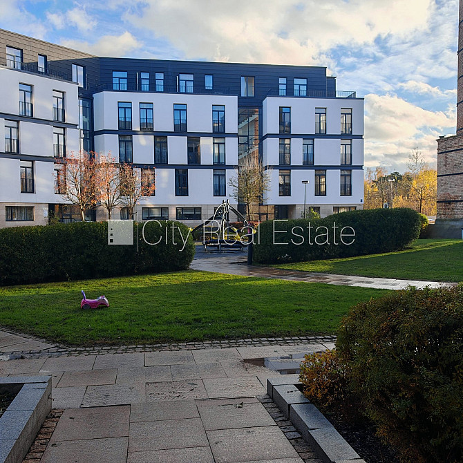 Jaunceltne, fasādes māja, labiekārtota apzaļumota teritorija, slēgts pagalms, teritorijas Rīga - foto 18