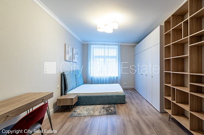 Fasādes māja, slēgts pagalms, ieeja no pagalma, franču balkons, logi vērsti mājas abās Rīga - foto 7